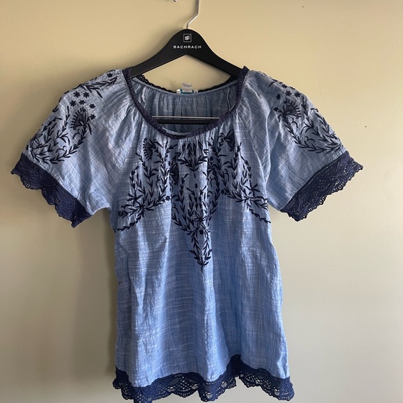 Cute Boho top - Picture 2 of 2